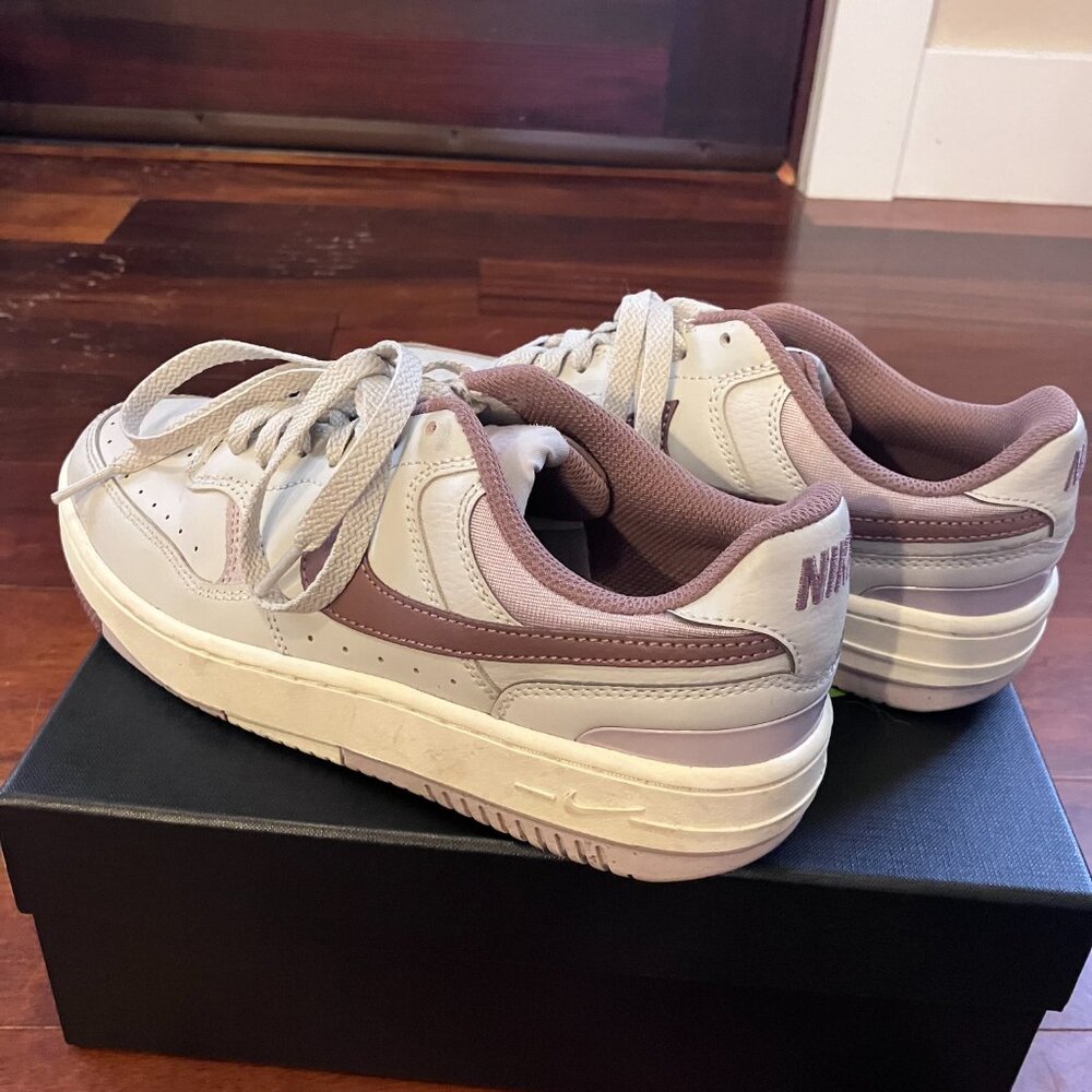 Nike women's sneakers Size 7